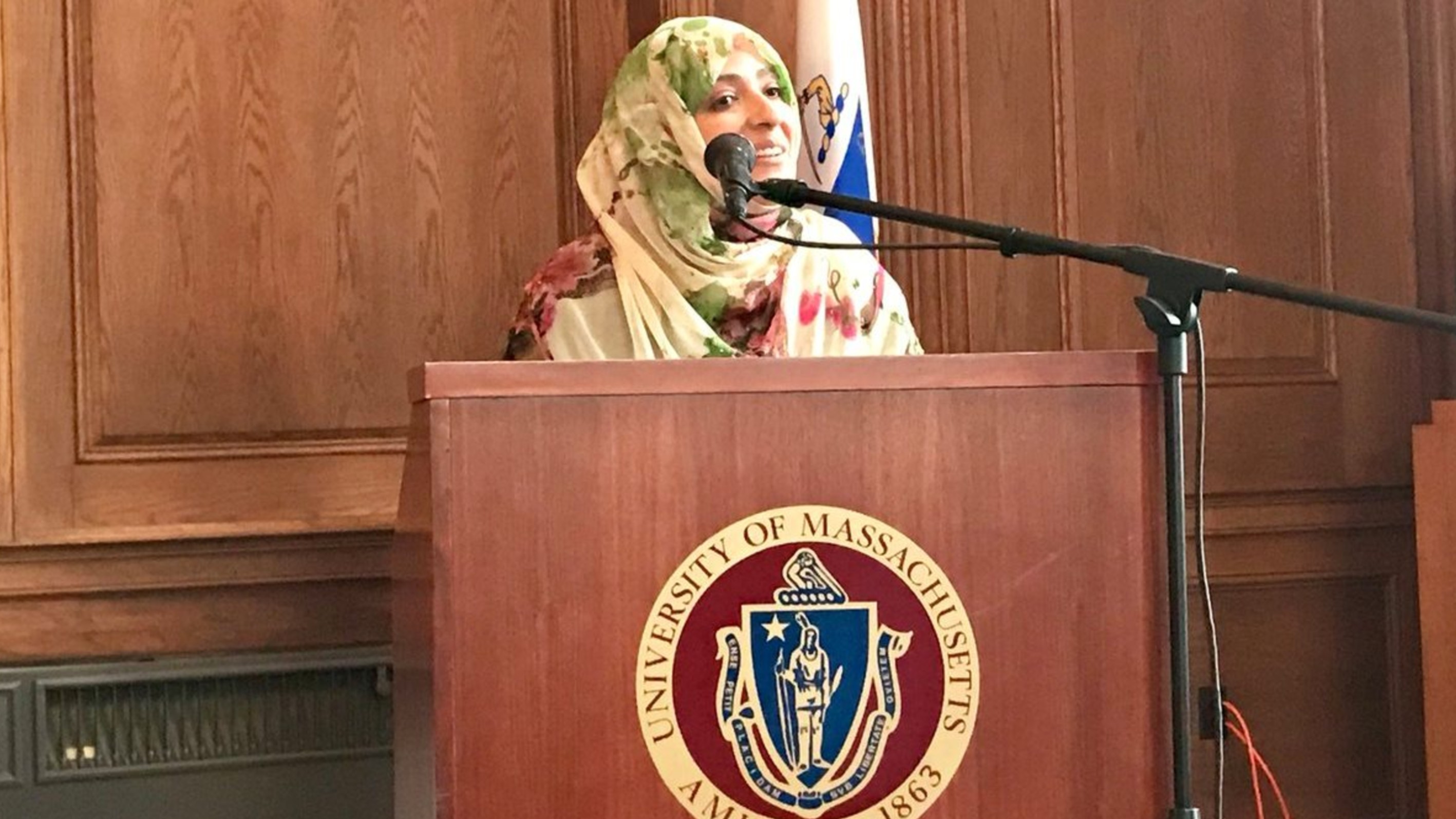 توكل كرمان تحاضر عن اللاعنف كوسيلة للنضال والتغيير والنجاح في جامعة ماساشوستس 